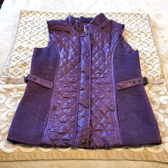 ⬇️Lana Sport quilted vest with elasticized sides - Picture 1 of 10